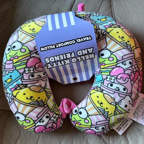 New Sanrio Hello Kitty and Friends Travel Comfort Pillow, with clipping - Picture 2 of 9